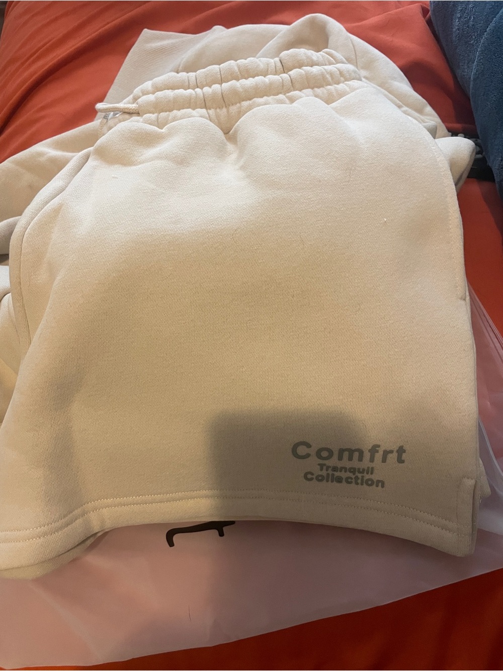 Comfort Oversized Cream Hoodie and Shorts Set - Picture 4 of 5